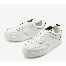 Vita sneakers med svarta inlägg KK-203 2