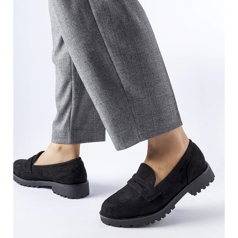 Svarta klassiska mockasiner av eko-mocka 1