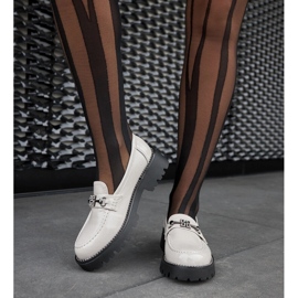 Grå patent loafers med strass 1