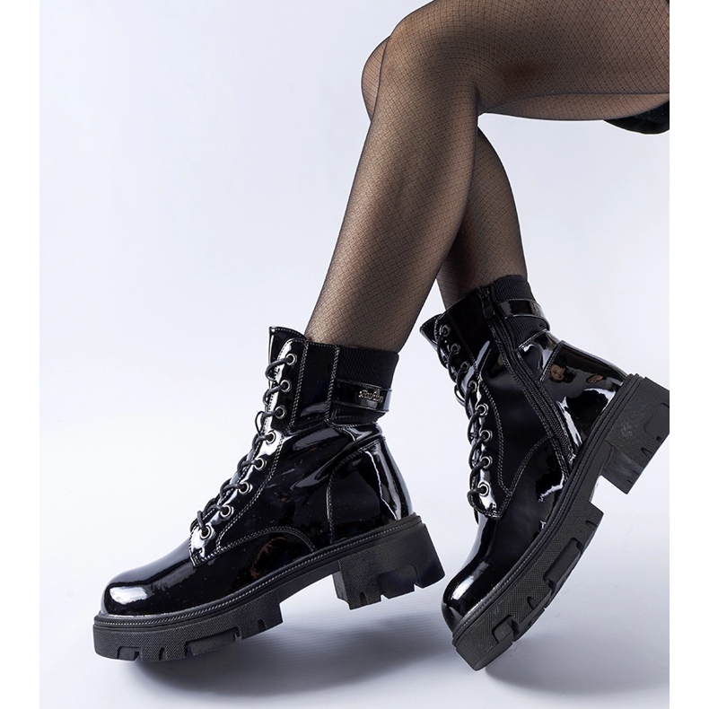 Svart patent, lätt isolerade Cunha stövlar 1