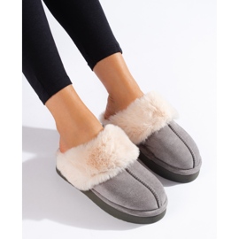 Fluffiga grå mjuka leksaker på Shelovet-plattformen 1