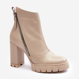 Fashionabla högklackade ankelstövlar i läder Laura Messi 2509 ljusbeige 1