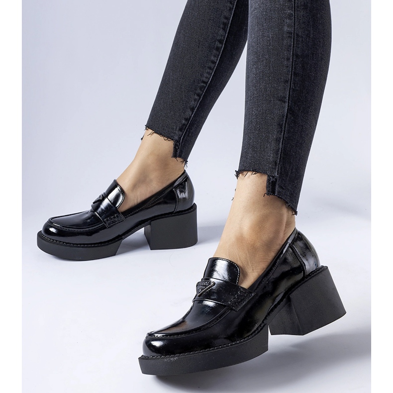 Svarta patent loafers med Hobbs-klack 1