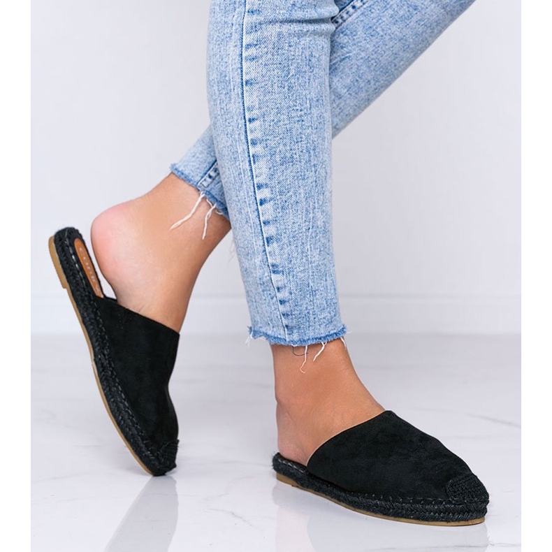 Venus svarta flikar 1