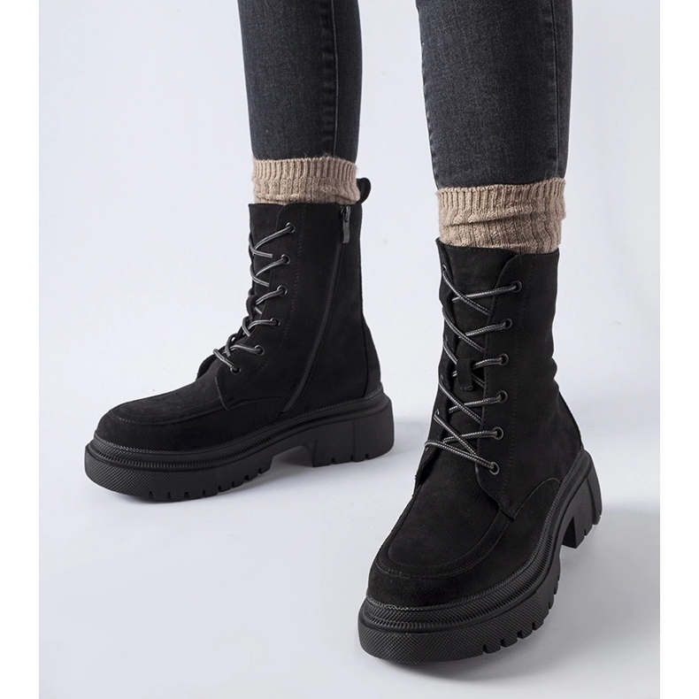 Svarta sneakers med massiv Riel-sula 1