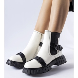 Vita ankelboots med massiv Fontarine-sula 1