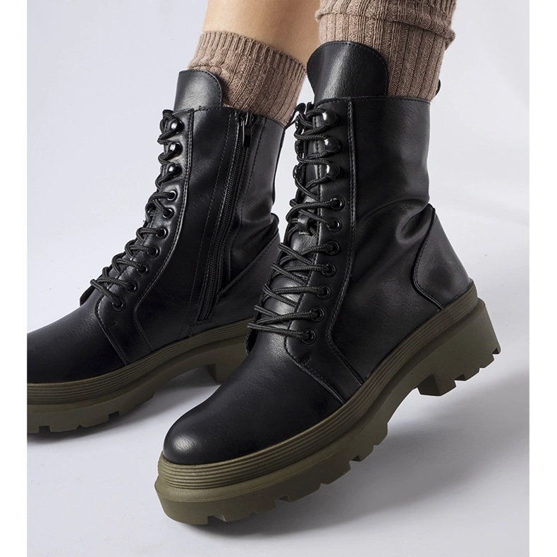 Svarta sneakers med färgglad Quennie-sula 1