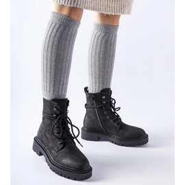 Svarta platta stövlar med Brattle-skydd 1