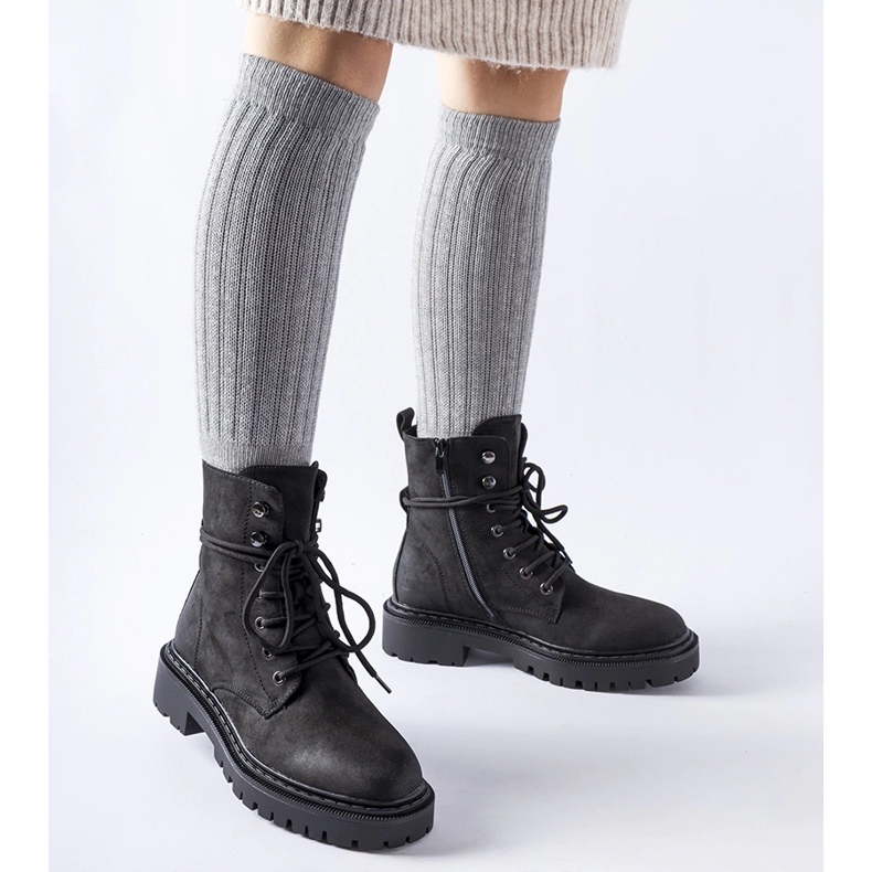 Svarta platta stövlar med Brattle-skydd 1