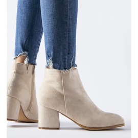 Beige lågklackade ankelboots från Mapleview 1