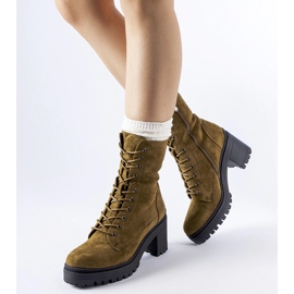 Gröna isolerade stövlar med låg klack från Cotti 1