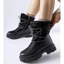 Svarta snöstövlar med Pettenasco strass 1