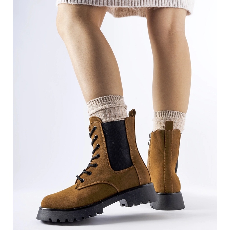 Bruna stövlar med en massiv Swinford-sula 1