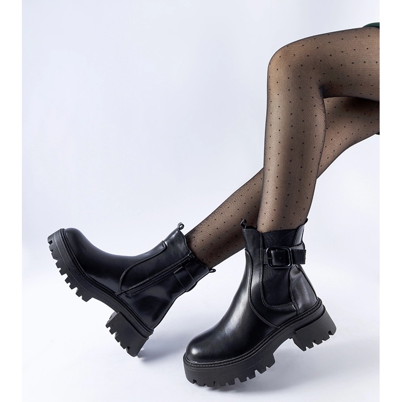 Svarta isolerade stövlar med Casola-spänne 1