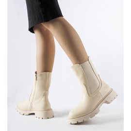 Beige isolerade klassiska Pleasanton stövlar 1