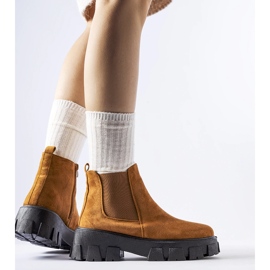 Bruna låga skor med massiv Willo-sula 1