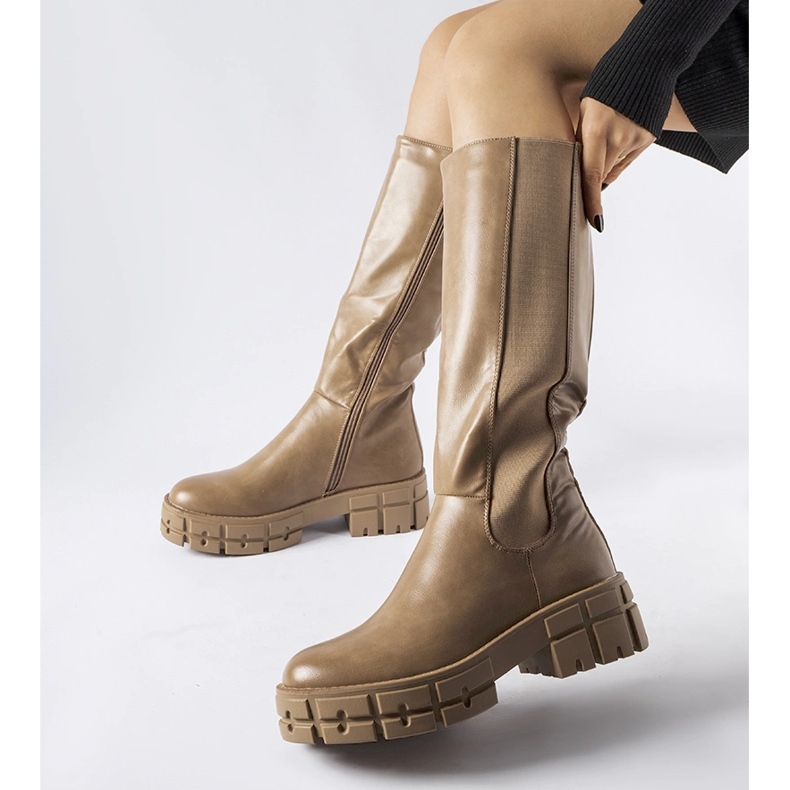 Bruna isolerade Ceredano platta stövlar beige 1