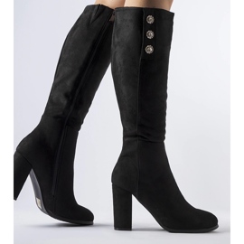 Svarta stövlar dekorerade med Lightning zirkoner 1