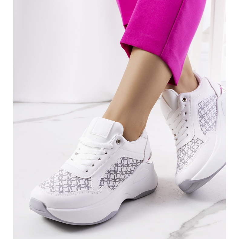 Milans vita sneakers 1