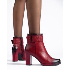 Röda högklackade damstövlar från Daszyński 1