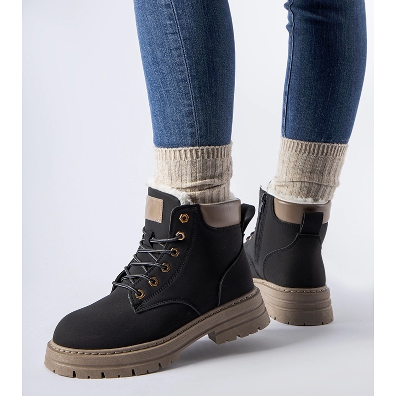 Svarta isolerade Mcwhorter-stövlar 1