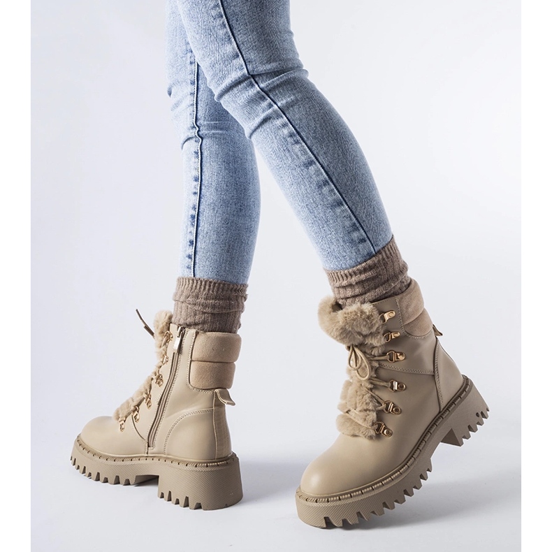 Beiga arbetarbyxor med dekorativ päls från Quarto beige 1