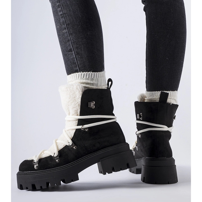 Svarta arbetarstövlar med dekorativ plös från Perugia 1