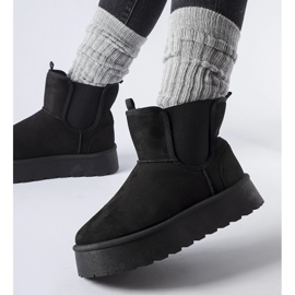 Svarta snöstövlar med resårband på sidorna från Bertino 1