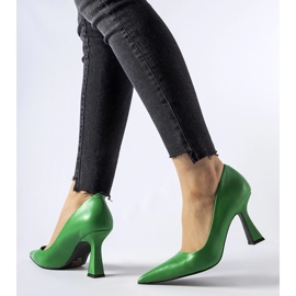 Green Tore pumps med asymmetrisk häl grön 1