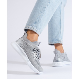 Trendiga grå sneakers 3