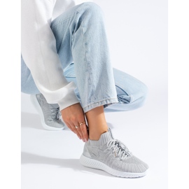 Trendiga grå sneakers 1