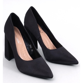 Astia svarta högklackade pumps i satin 1