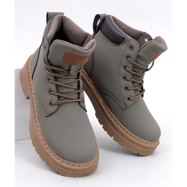 Kellers Gröna damstövlar i timmer 1