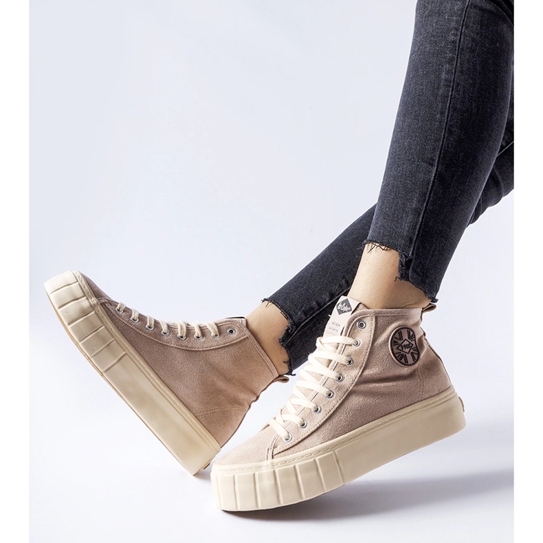 Beige sneakers Lee Cooper LCJ-22-31-1434L 1
