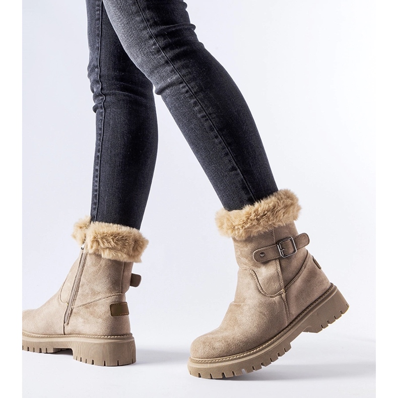 Bruna isolerade stövlar med päls från Odetta 1