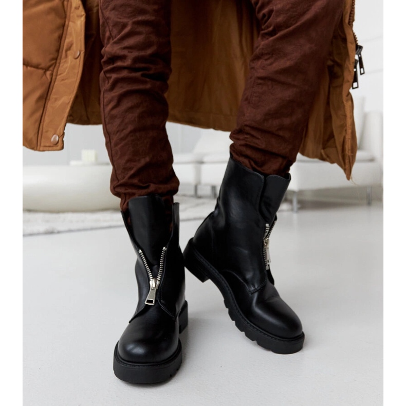 Svarta isolerade stövlar med Oakdale-dragkedja 2