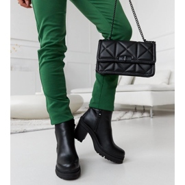 Svarta lågklackade ankelboots med bältesögla från Favale 1