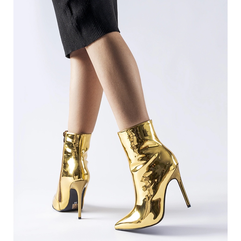 Gaetana stövlar med patenterad stilett i guld gyllene 1