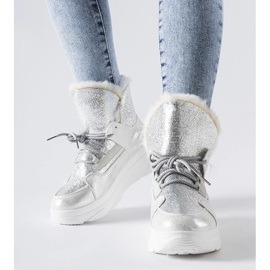 Vita och silverisolerade Stringer snöstövlar 1