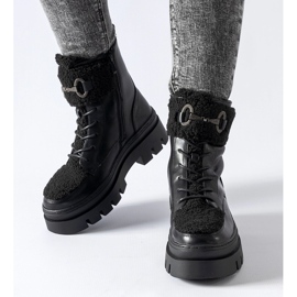 Svarta isolerade arbetarstövlar med Highland-spänne 1