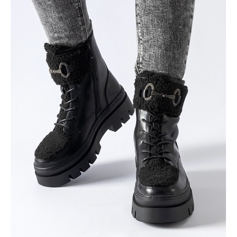 Svarta isolerade arbetarstövlar med Highland-spänne 1