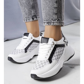 Margie svarta sneakers med monogram vit 1