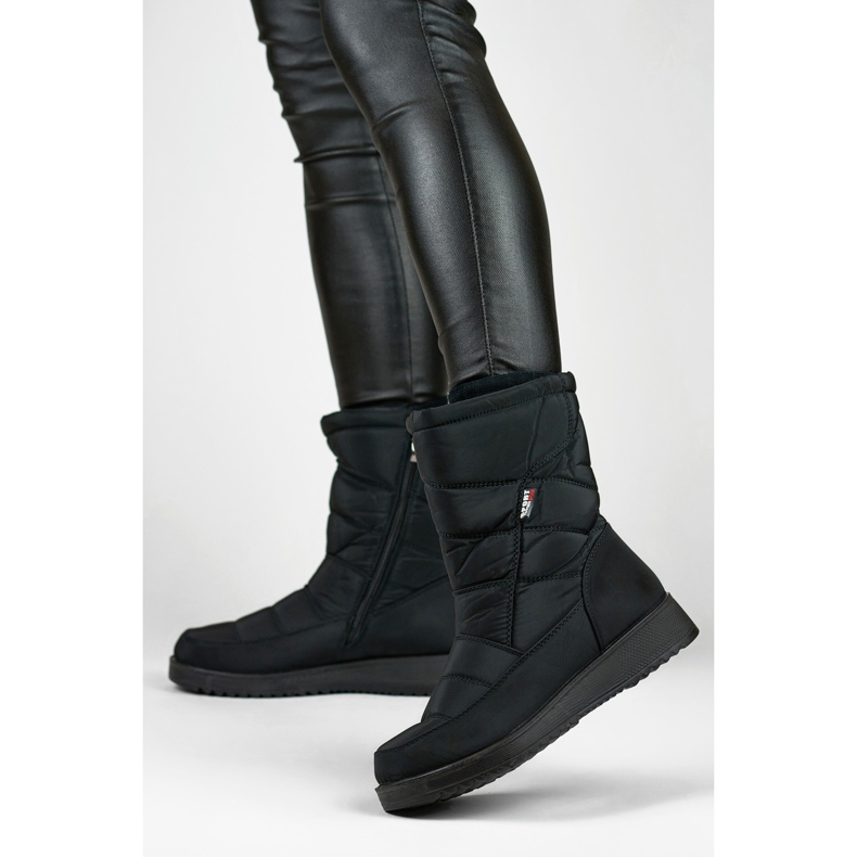 Damisolerade snöstövlar, quiltad päls, låg plattform svart 1