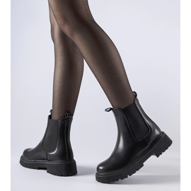 Svarta isolerade klassiska Edgar slip-on stövlar 1