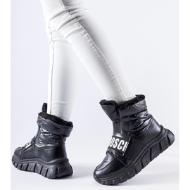 Svarta isolerade snökängor med Bend-plattformen 1