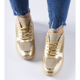 Beige och guld sneakers med dekorativ tråd från Facondo gyllene 1
