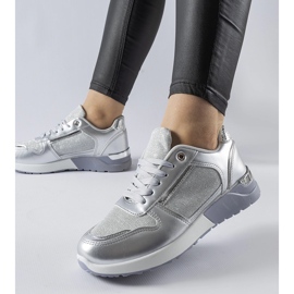 Gråa sneakers med dekortråd från Facondo silver- 1