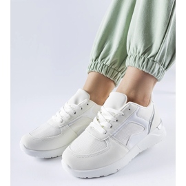 Vita sneakers gjorda av Gallo kombinerade material 2