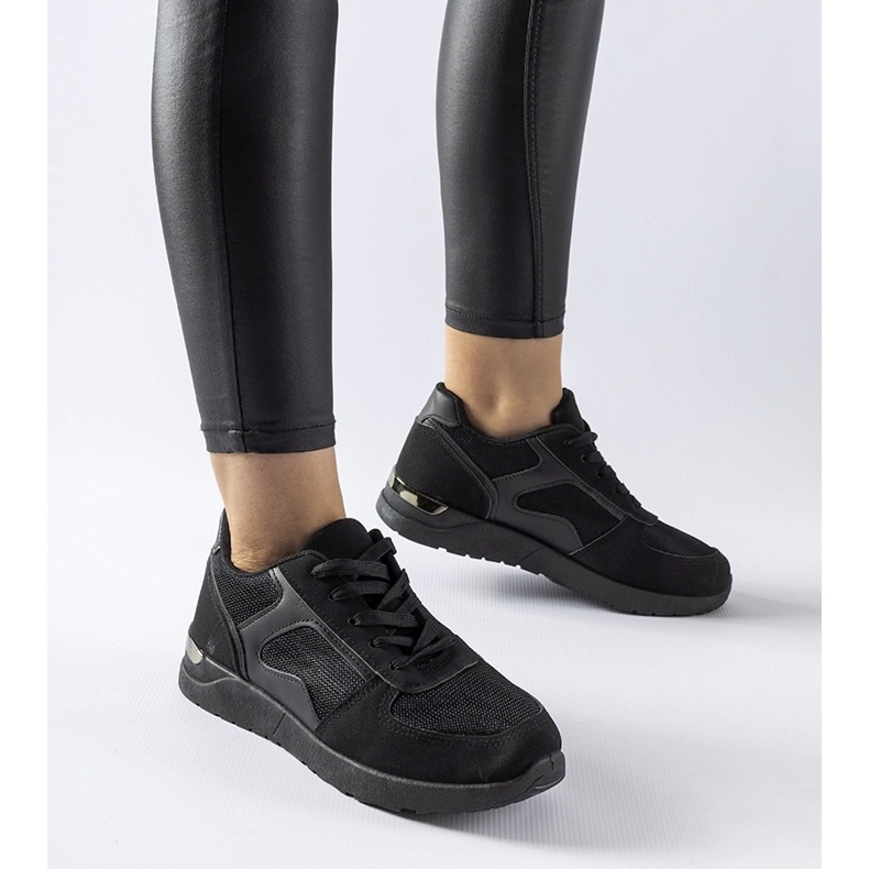 Svarta sneakers gjorda av Gallo kombinerade material 1