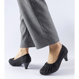 Svarta Santro volangpumps 1